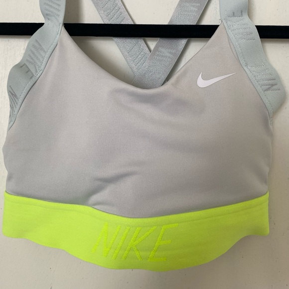 Nike Sports bra - Picture 4 of 4